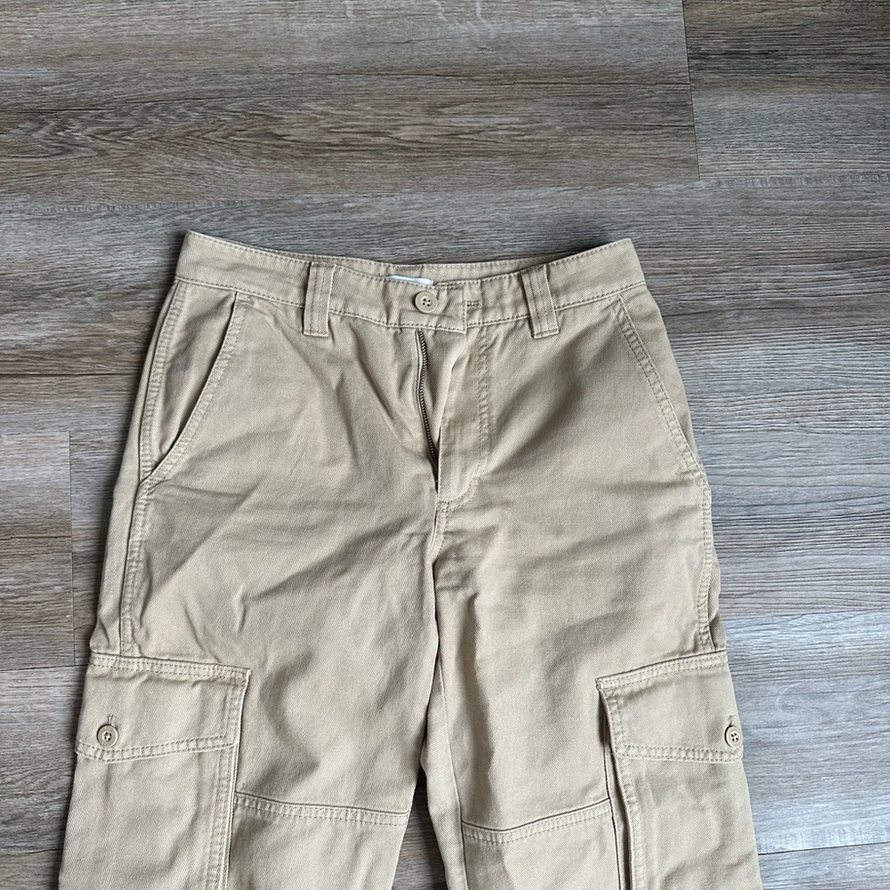 Aritzia - TNA Khaki Straight-Leg Trousers